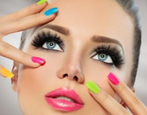 woman eyelashes 2